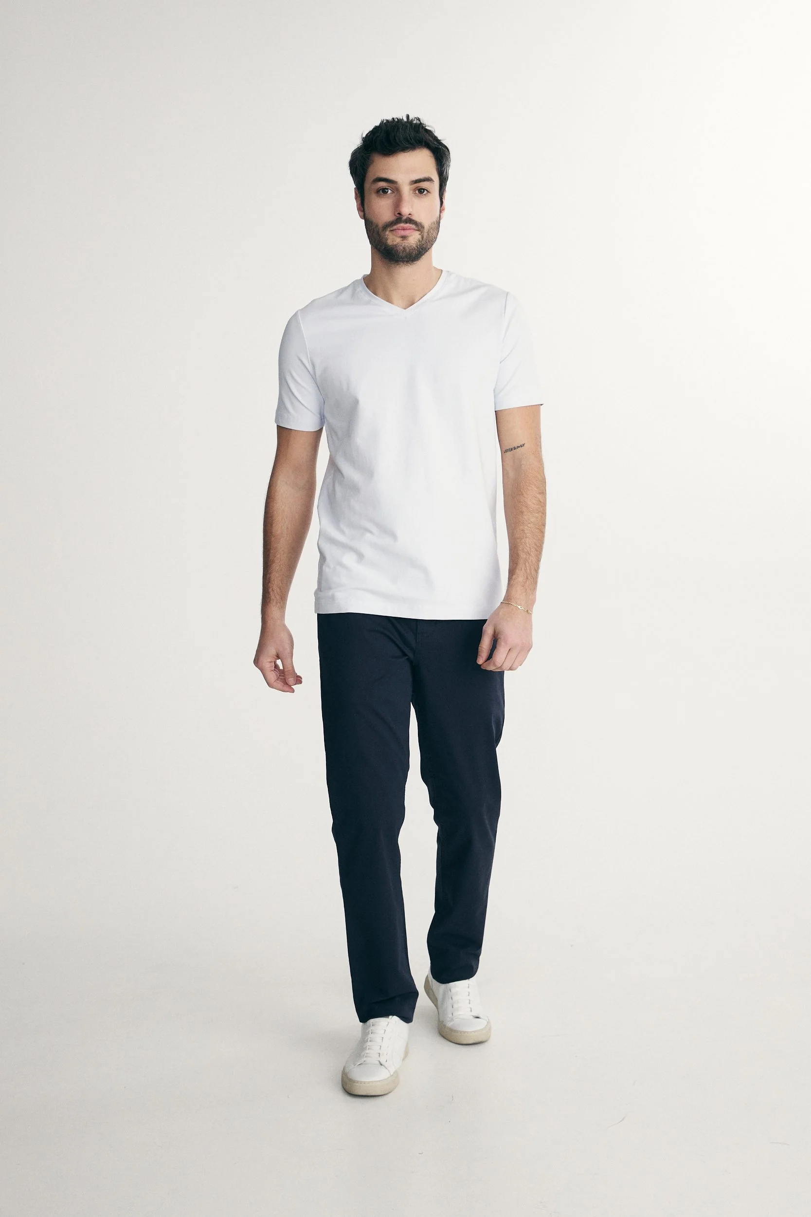 Basic V neck T-shirt - Image 13