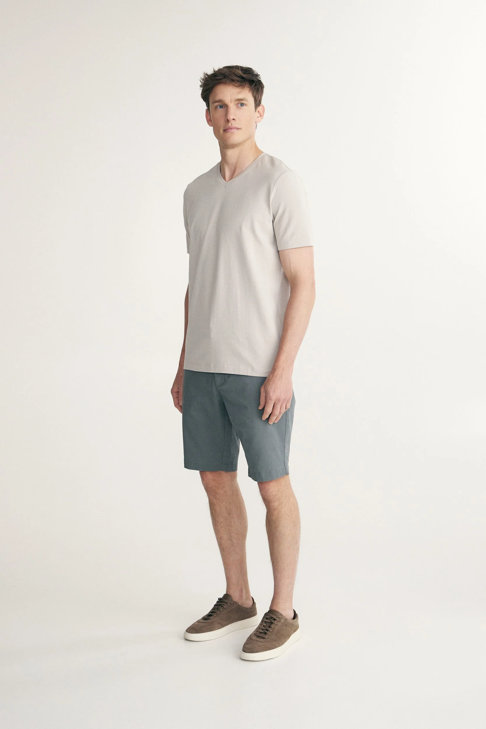 Basic V neck T-shirt - Image 6