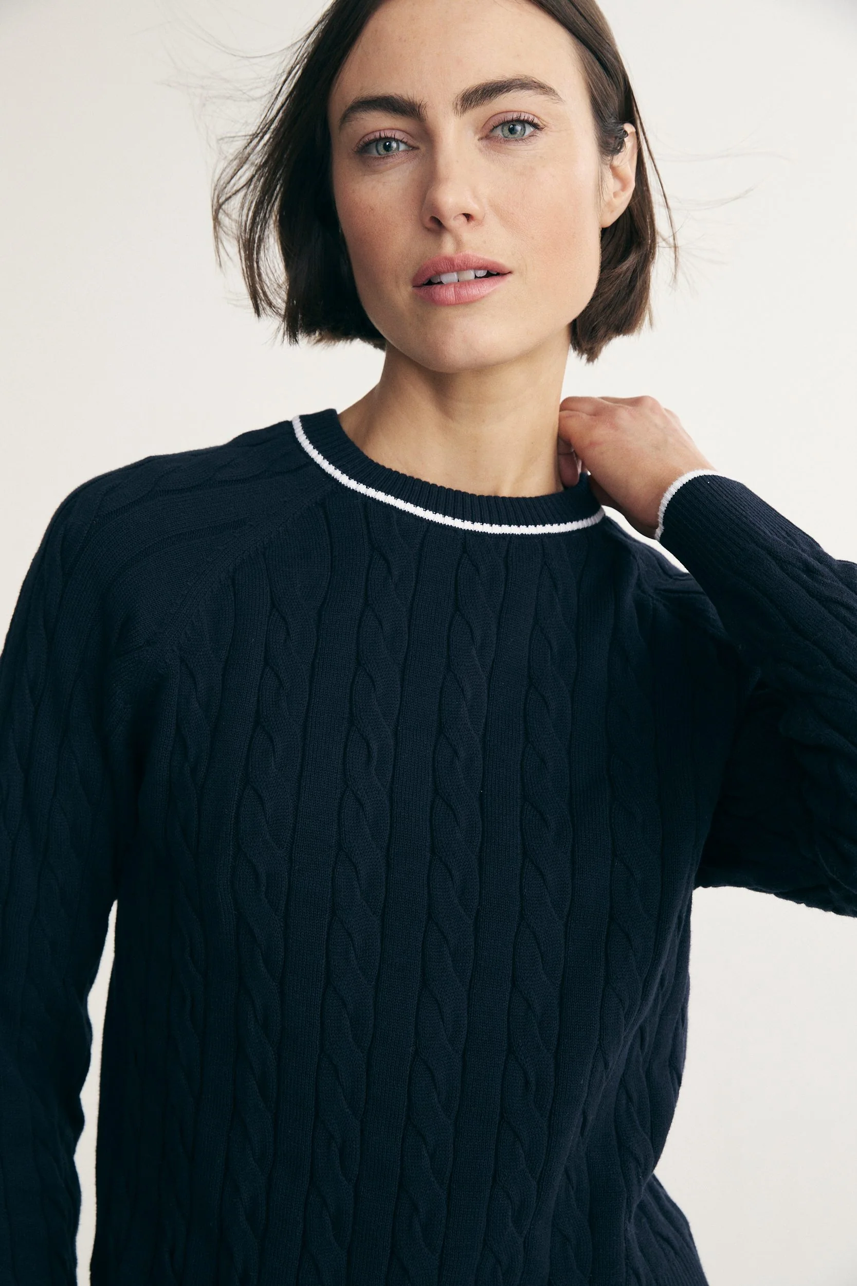 Crew neck cables sweater - Image 7
