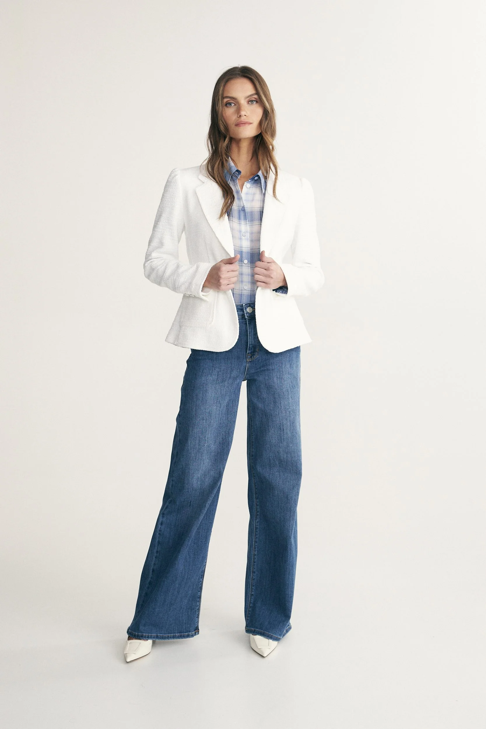 Fitted jacket with puffy sleeve - Image 4