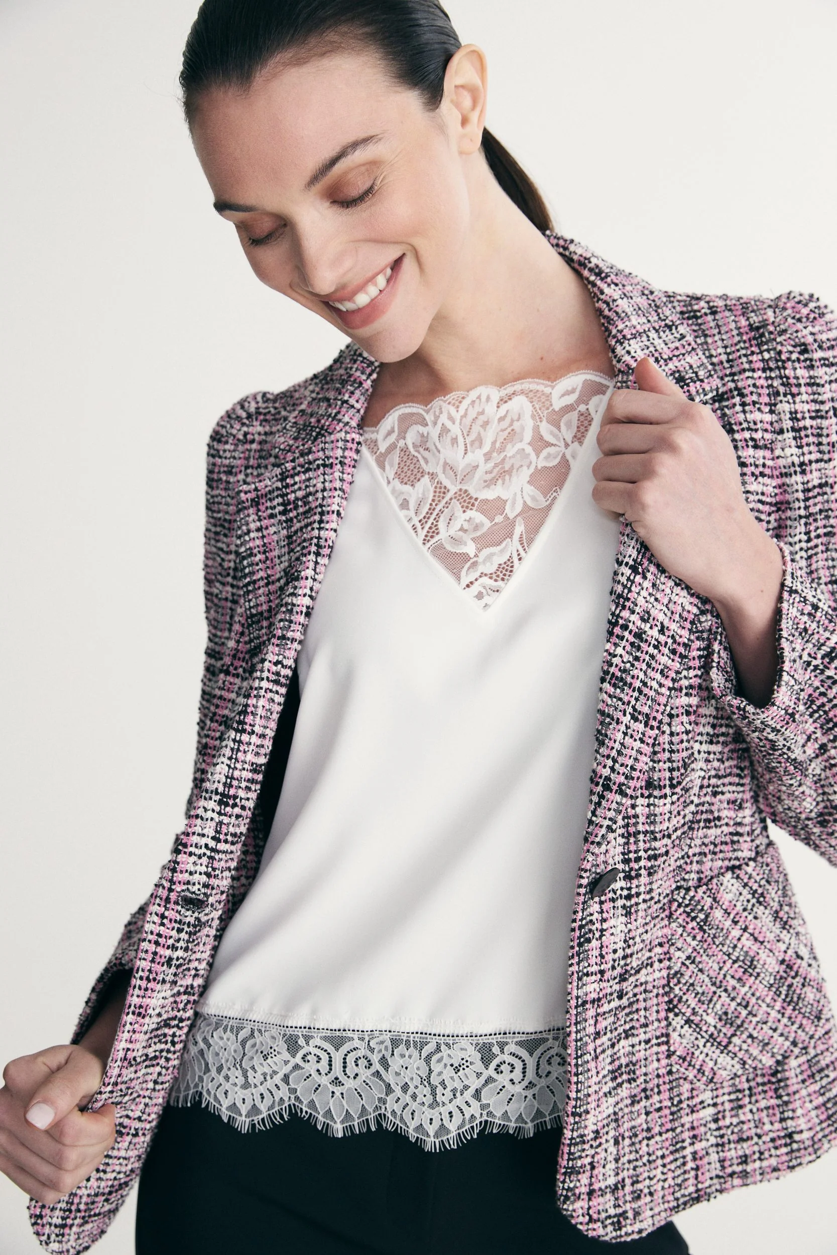 Fitted jacket with puffy sleeve - Image 4
