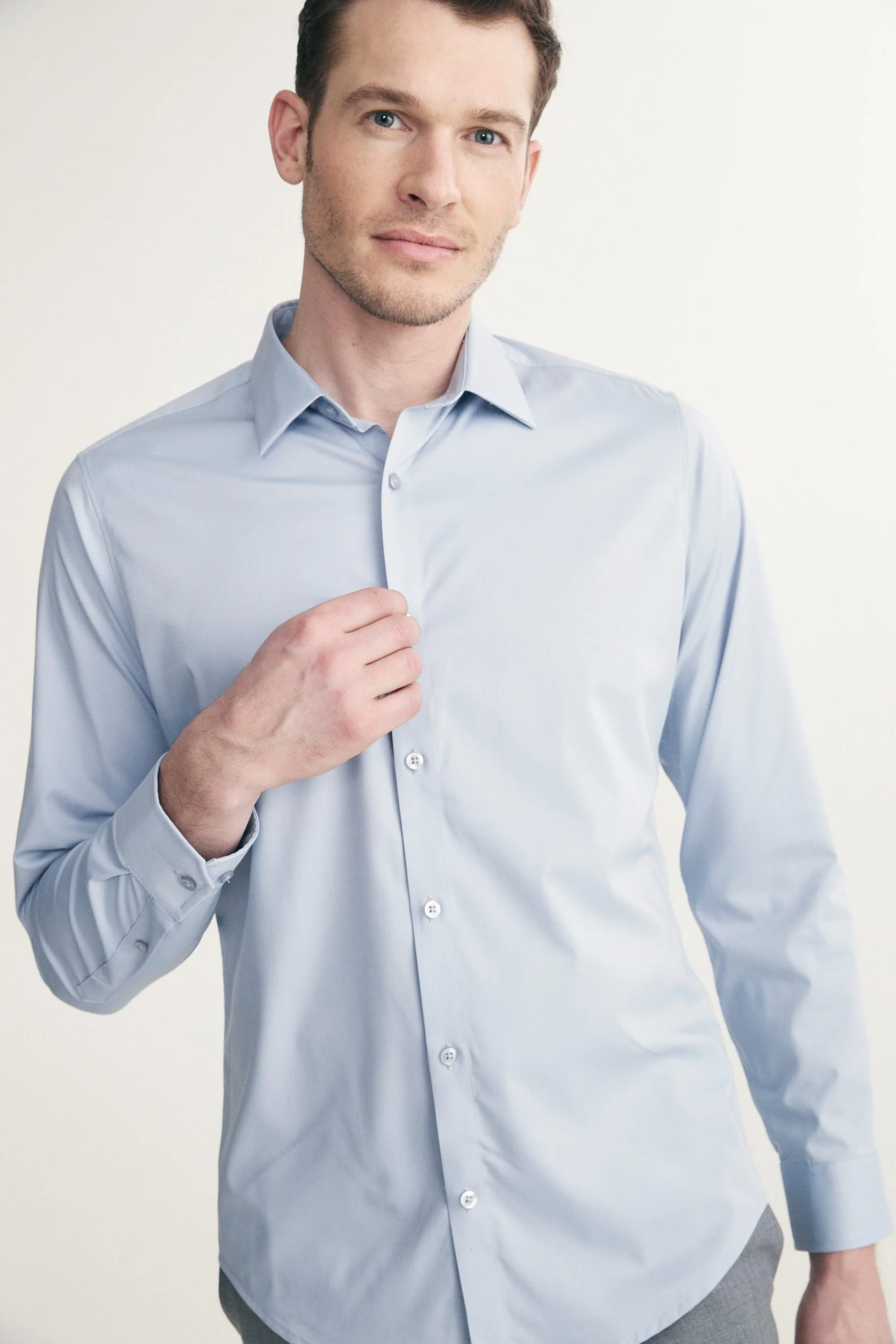 Fitted solid shirt - Image 2