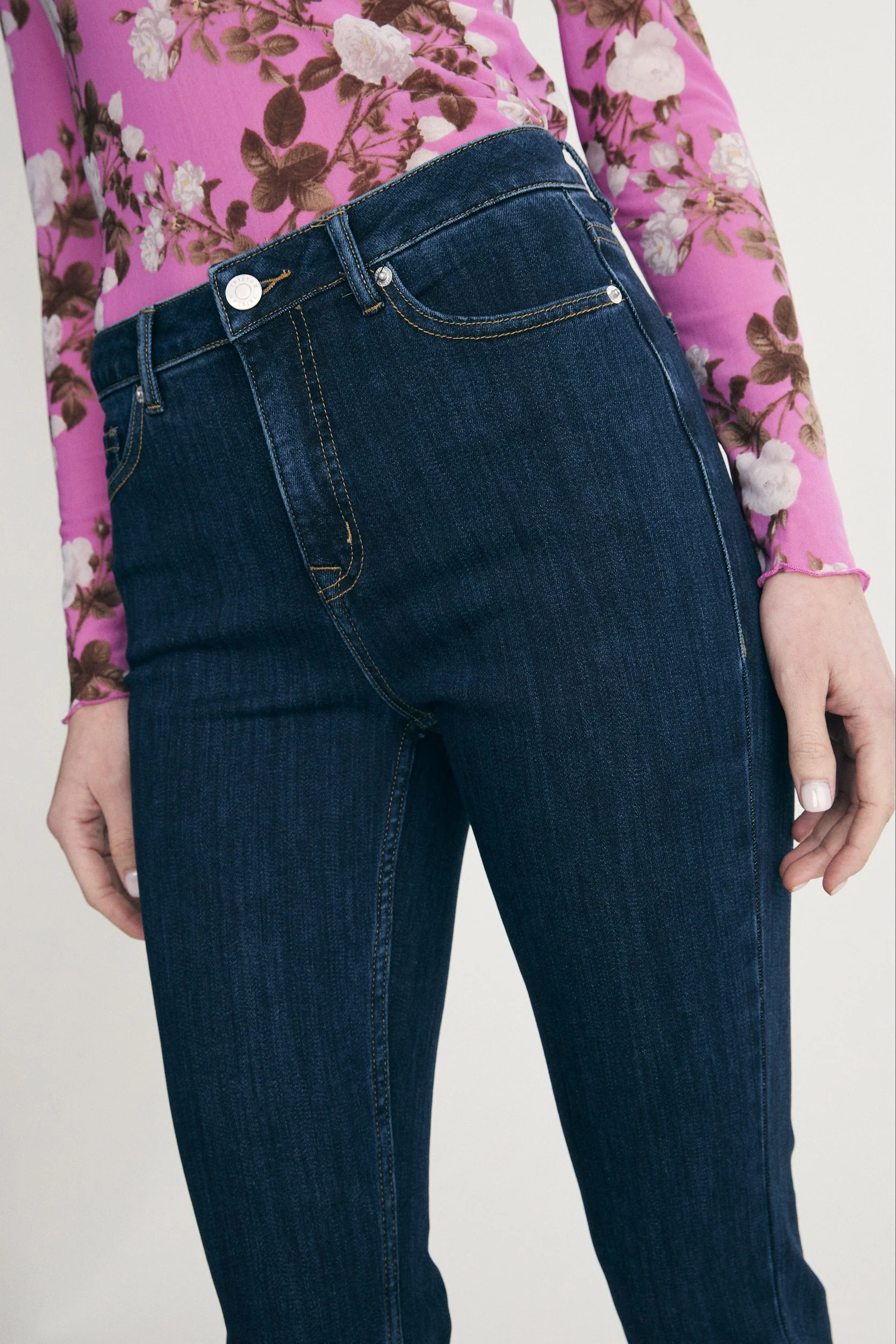 High waist crop jeans - Image 3