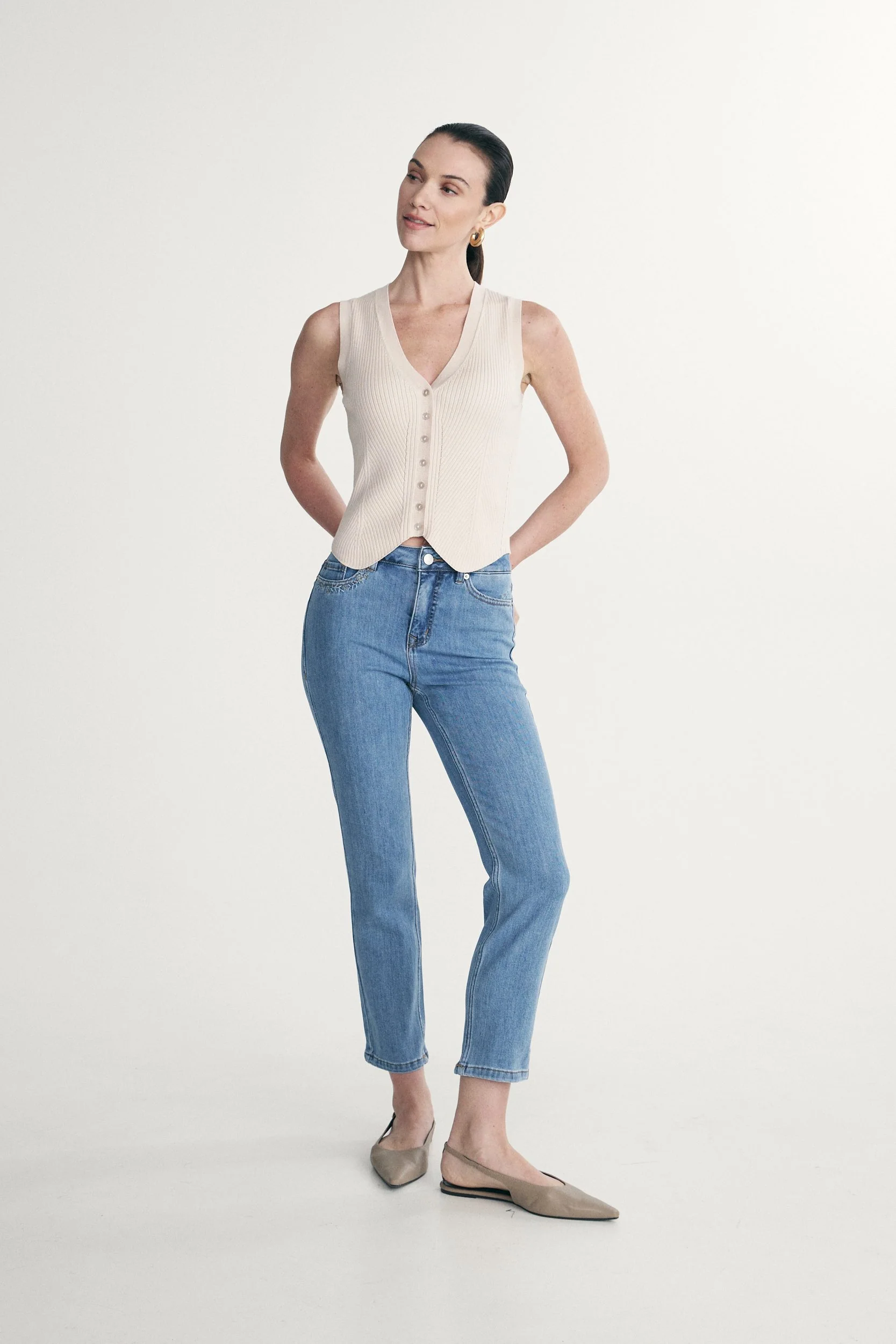 Knit vest - Image 9