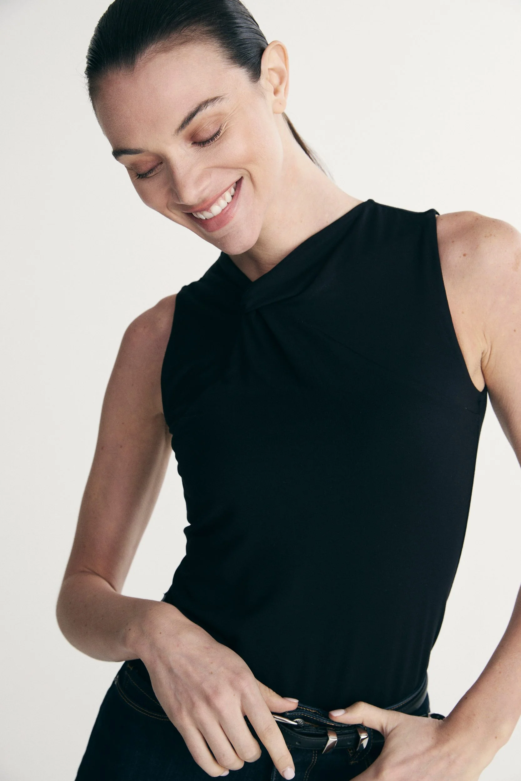 Knot detail sleeveless top - Image 4