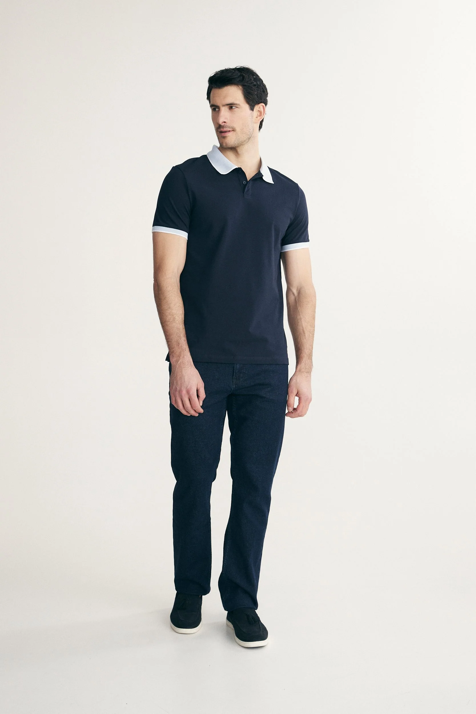 Polo with contrast collar - Image 3