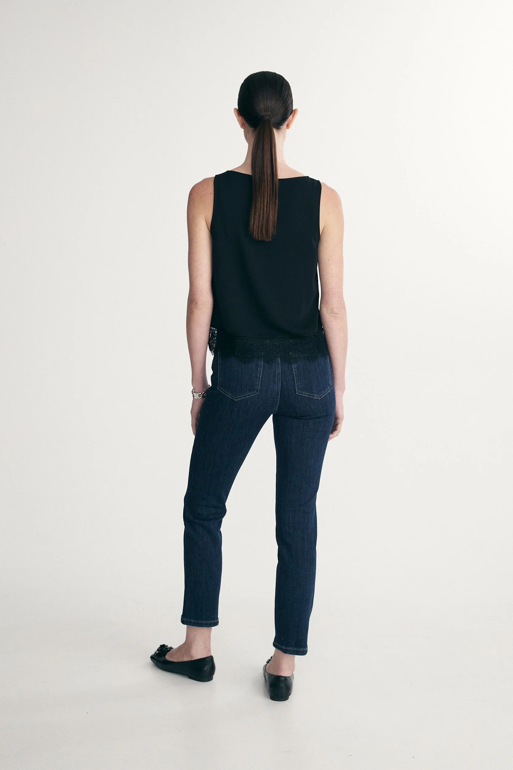 Sleeveless lace detail top - Image 3
