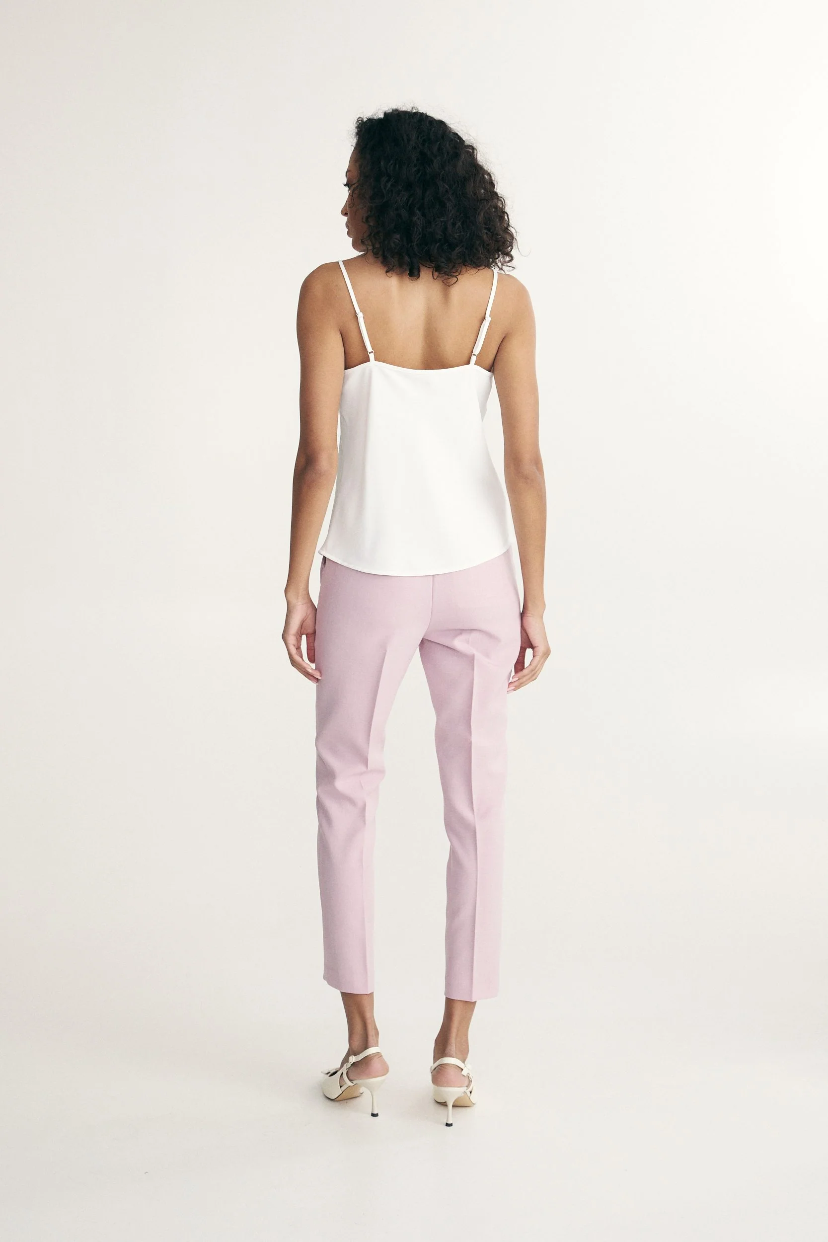 Sleeveless top with lace detail - Image 2