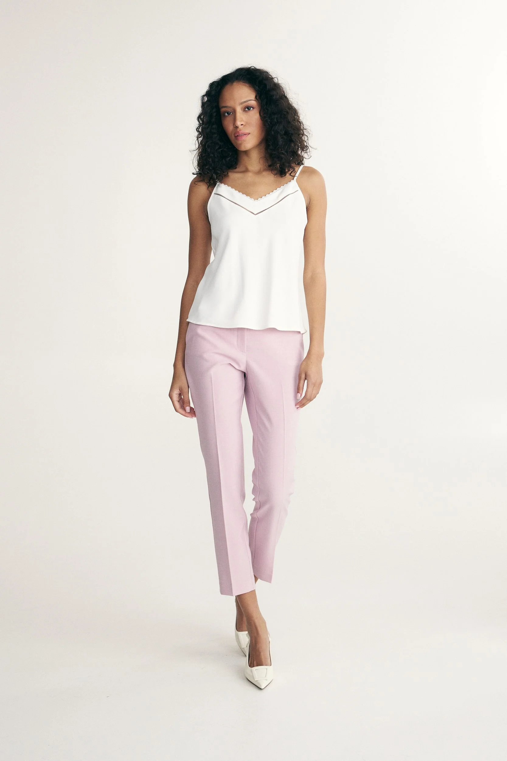 Sleeveless top with lace detail - Image 3