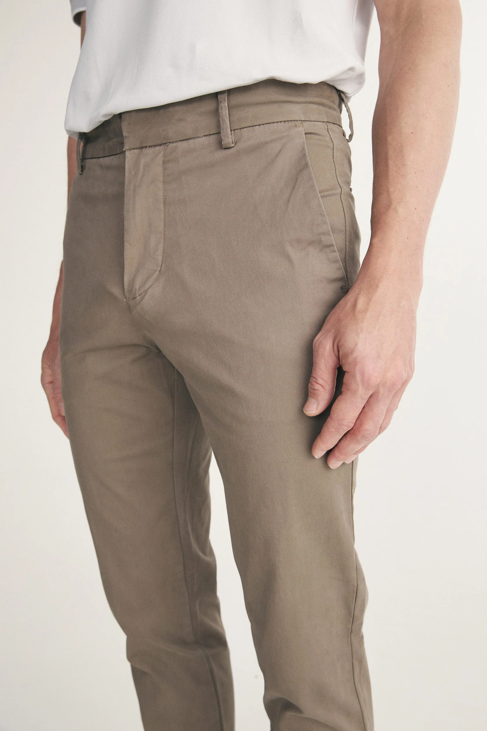 Slim fit chino - Image 6