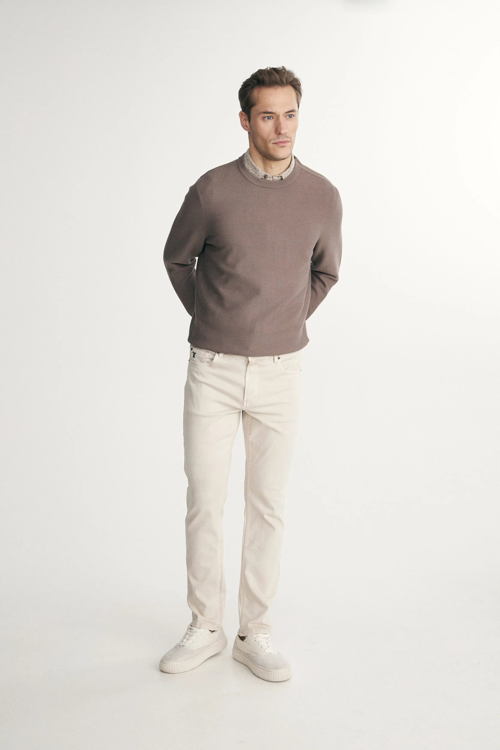 Sweater with shoulder zipper - Image 4